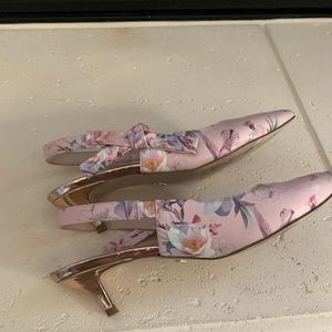 Nanette Shoes, Size 8.5, Pink Floral with Rose Gold Colored heels